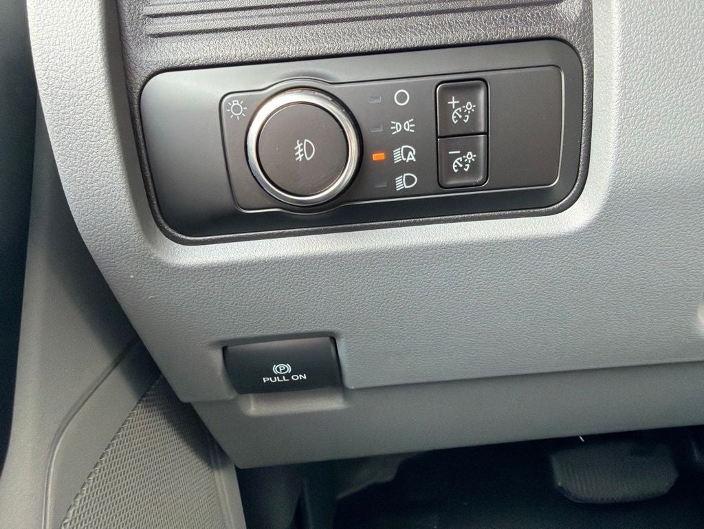 2026 Ford F-550SD XL CAB AND CHASIS DRW