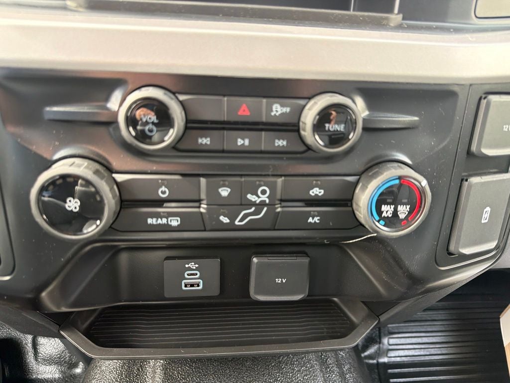 2026 Ford F-550SD XL CAB AND CHASIS DRW