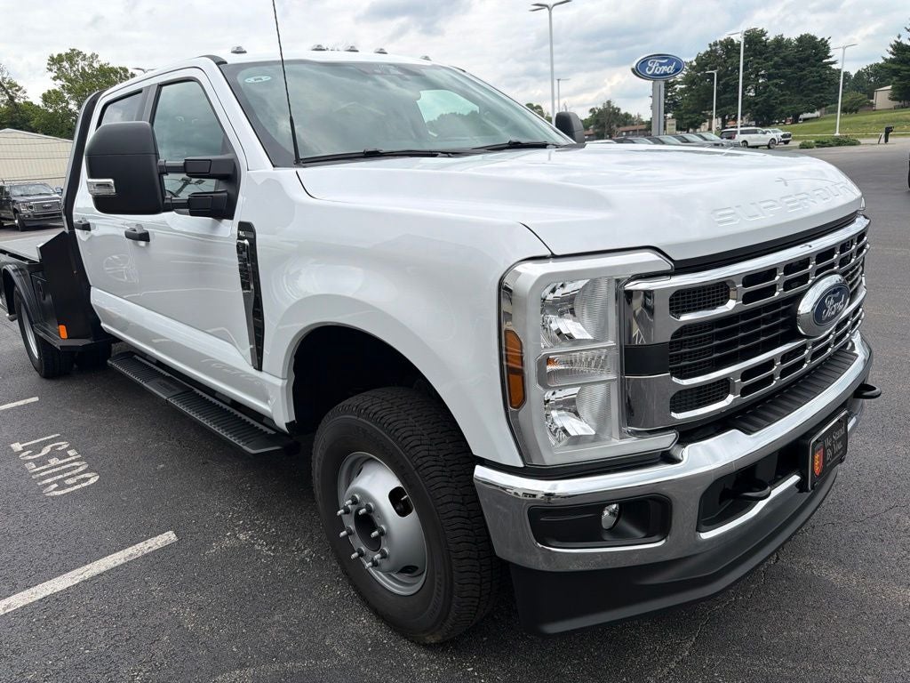 2026 Ford F-350SD XL DRW NXG SKIRTED GOOSENECK FLATBED