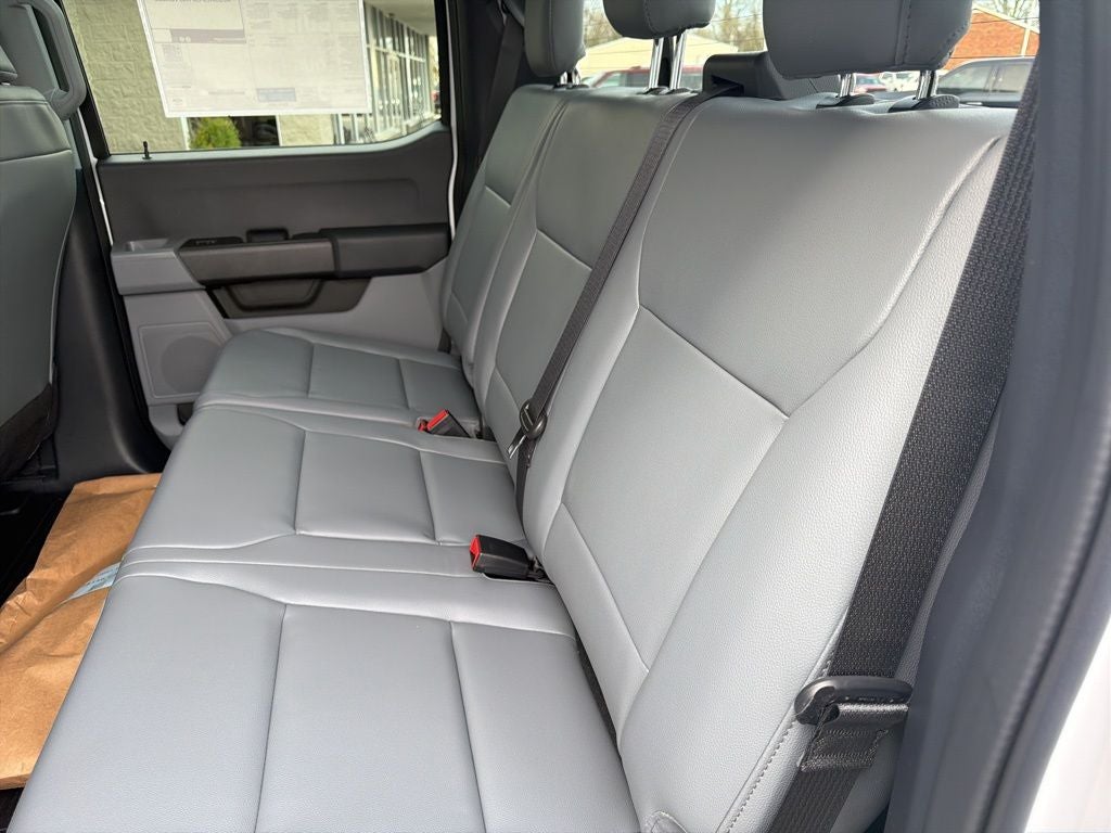 2026 Ford F-350SD CAB AND CHASIS DRW