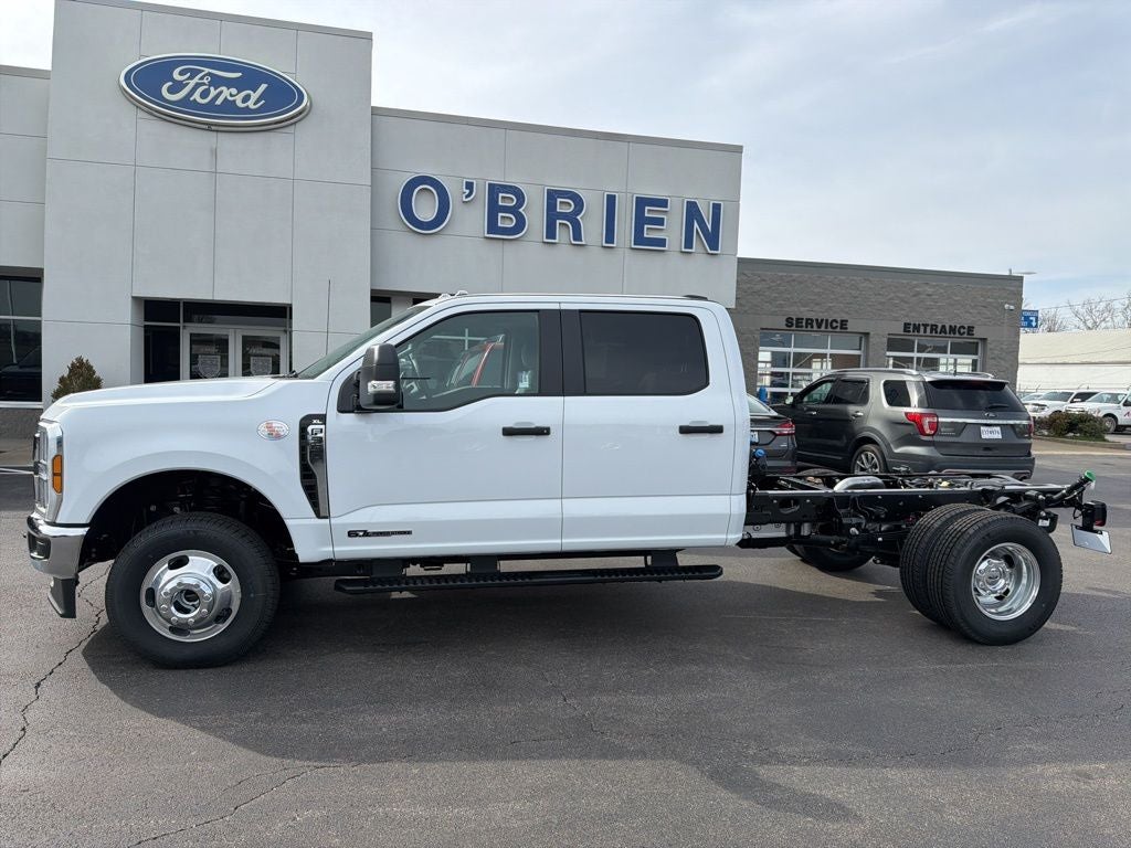 2026 Ford F-350SD CAB AND CHASIS DRW