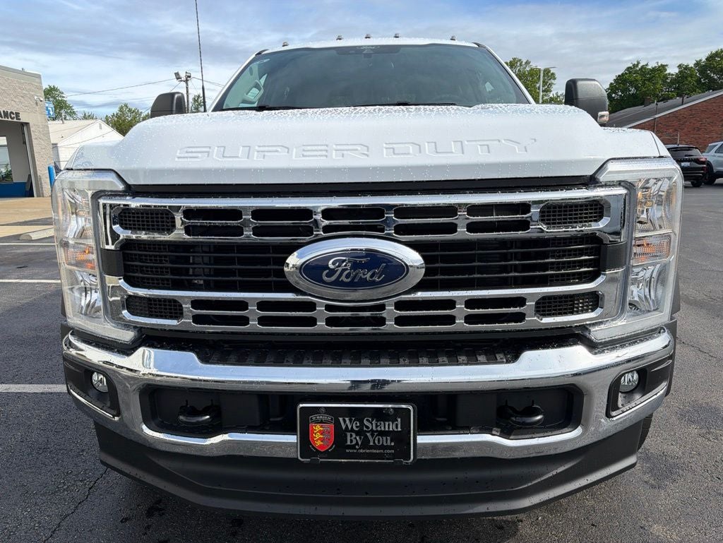 2026 Ford F-550SD XL CAB & CHASIS DRW