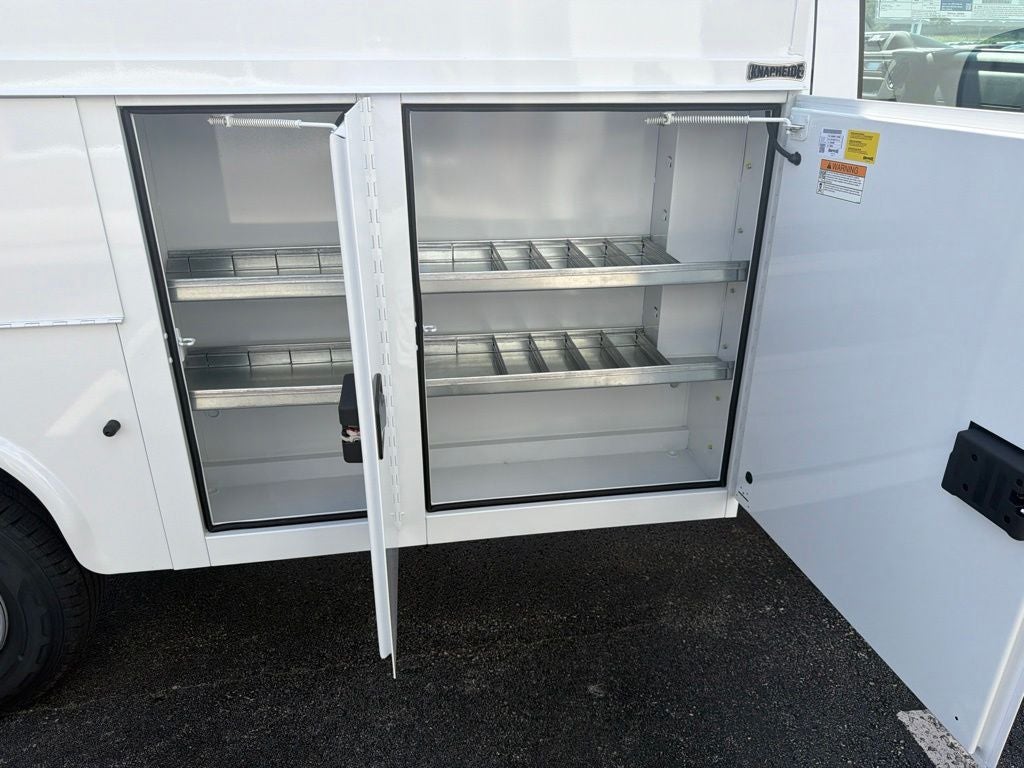 2027 Ford E-350SD Base Cutaway KNAPHEIDE KUV