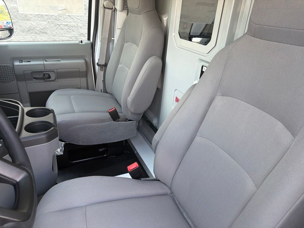 2027 Ford E-350SD Base Cutaway KNAPHEIDE KUV