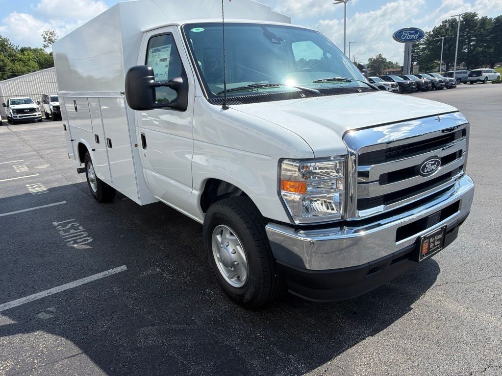 2027 Ford E-350SD Base Cutaway KNAPHEIDE KUV