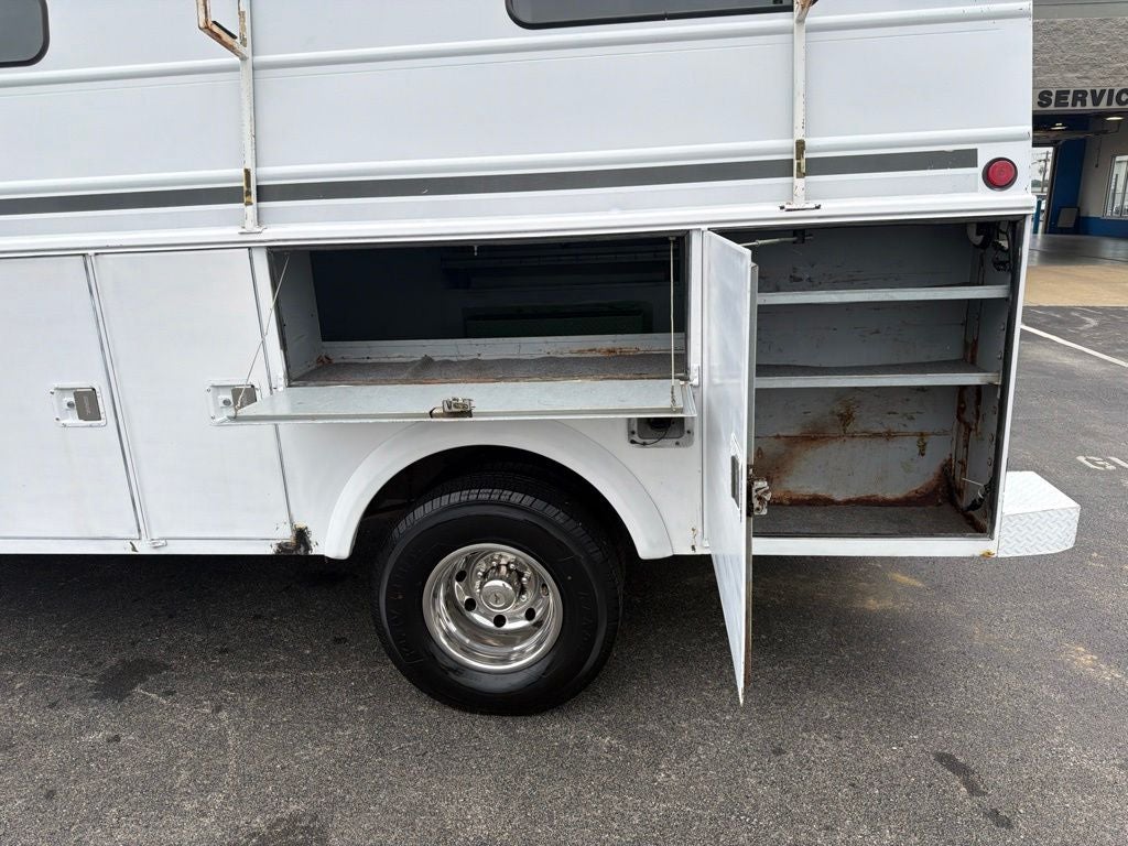 2000 Ford E-450SD Standard Service Body