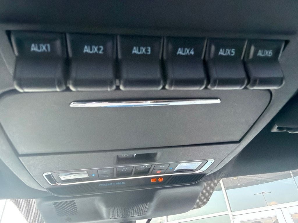 2027 Ford F-350SD Platinum