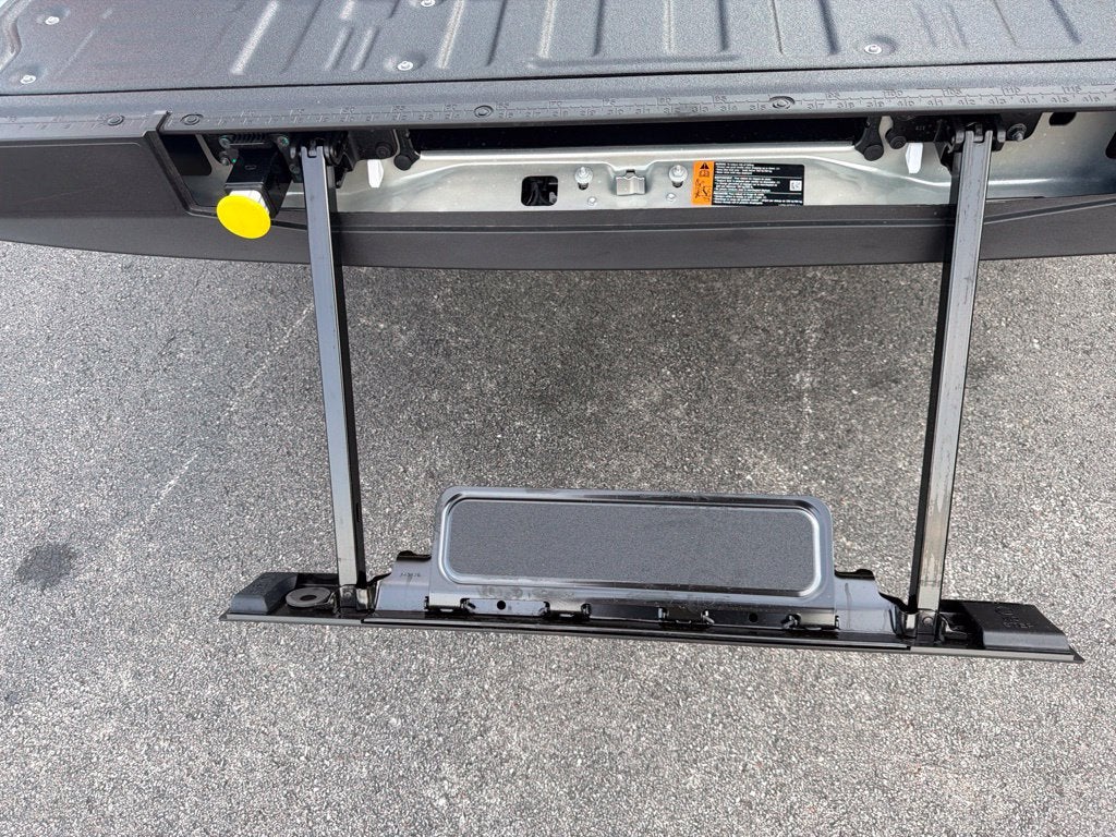 2027 Ford F-350SD Lariat DRW