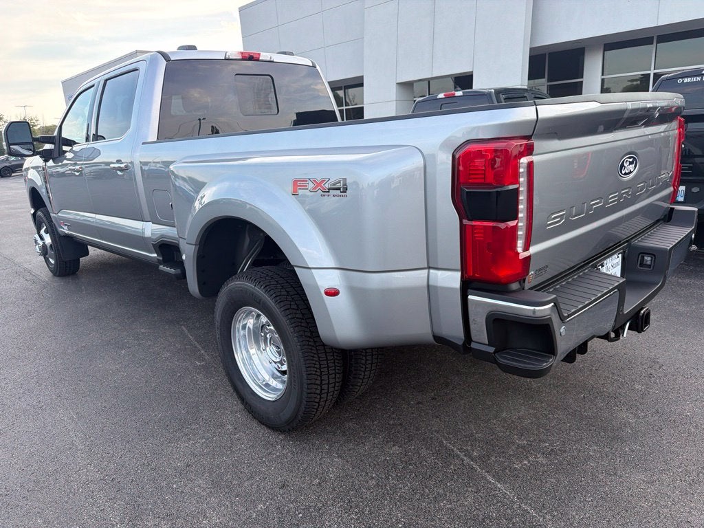 2027 Ford F-350SD Lariat DRW