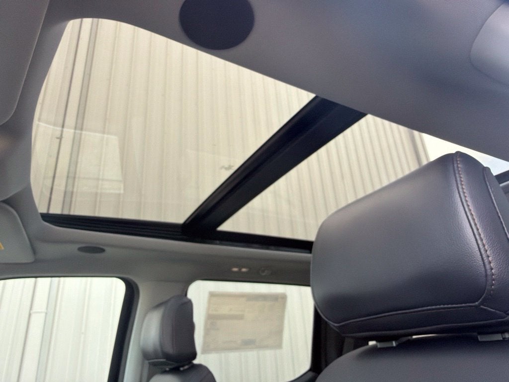 2027 Ford F-350SD Lariat DRW