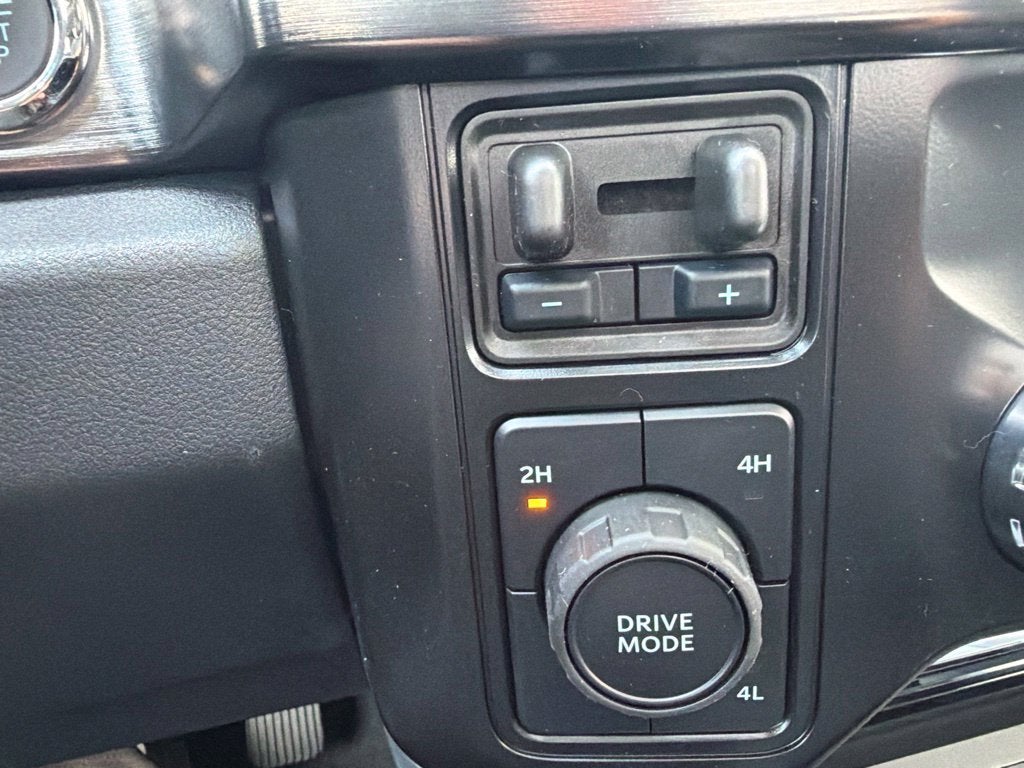 2027 Ford F-350SD Lariat DRW