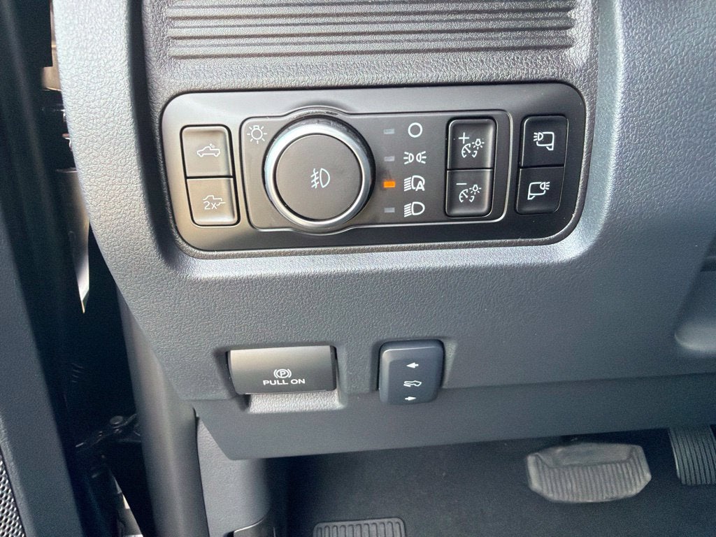 2027 Ford F-350SD Lariat DRW