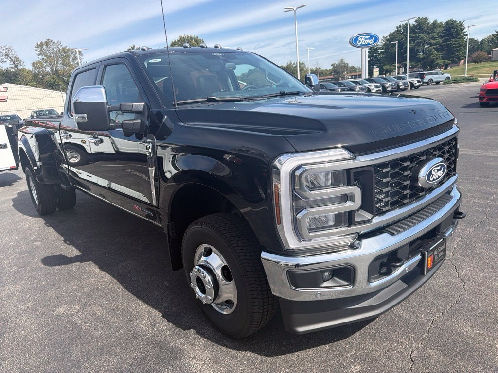 2027 Ford F-350SD Lariat DRW