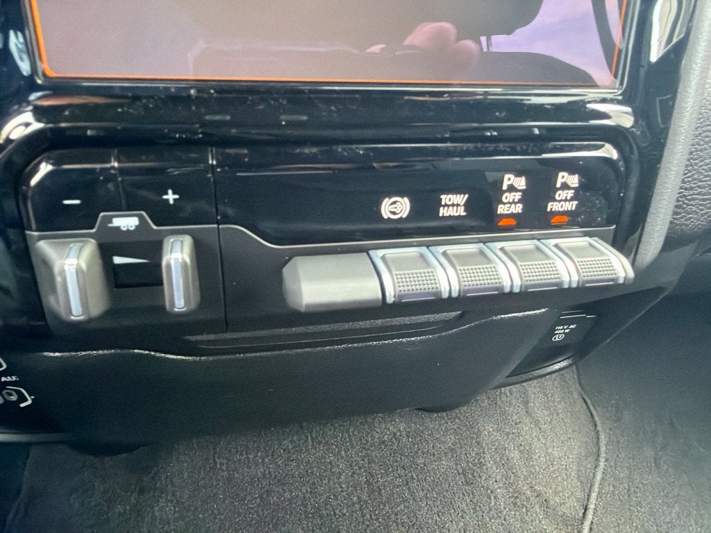2022 RAM 3500 Big Horn Night Edition