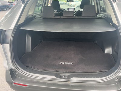 2023 Toyota RAV4 Hybrid LE