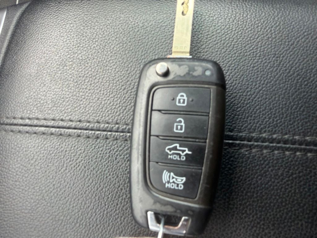 2023 Hyundai Santa Cruz SE